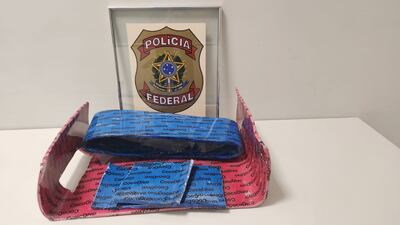 La droga fue encontrada en el doble fondo del equipaje.