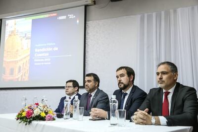 El viceministro de Tributación, Óscar Orué; ministro de Hacienda, Óscar Llamosas; viceministro de Economía, Iván Haas; y el viceministro de Administración Financiera, Marco Elizeche, durante la audiencia de rendición de cuentas (foto de Hacienda).