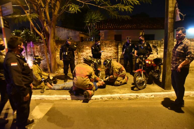 Caída de motociclista en la avda Rca. Argentina y Paso de Patria, en el barrio San Pablo de la Capital.