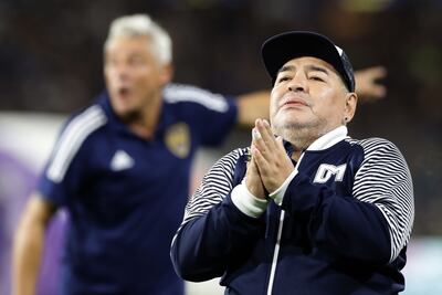 Diego Maradona sigue hospitalizado