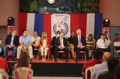 Hugo Velázquez se reunió a mediados de marzo con gremios de funcionarios públicos, en el marco de su campaña presidencial.