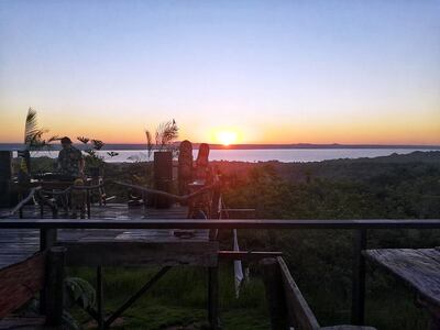 Mágicos atardeceres se pueden observar desde la terraza de Diablada Lounge.