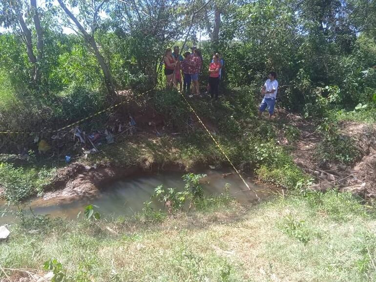 Villarrica: Hallan cadáver de una niña ahogada en el arroyo Pirapó.