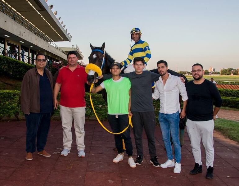 Oroshimaru sumó otra victoria para la caballeriza Don Rubí, en la pasada jornada.