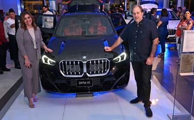 Liz María Ramírez y Rainer Bendlin presentaron el BMW X1.