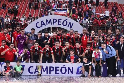 El team azulgrana, cansado de ganar los torneos de la Liga Premium, esta vez se alzó con el Torneo Apertura 2021, derrotando a Villa Hayes.