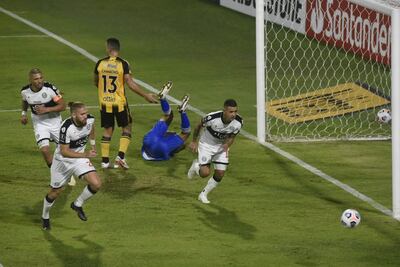 Tanto Ortiz (i), como Pitta (c) y González (d) sacudieron las redes en esta noche que quedará marcada.