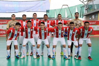 Selección paraguaya de futsal FIFA, con varias figuras juveniles que demostraron contundencia en el debut.