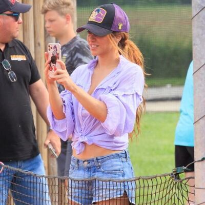 Shakira apoyando a Milan en un torneo de béisbol en República Checa.