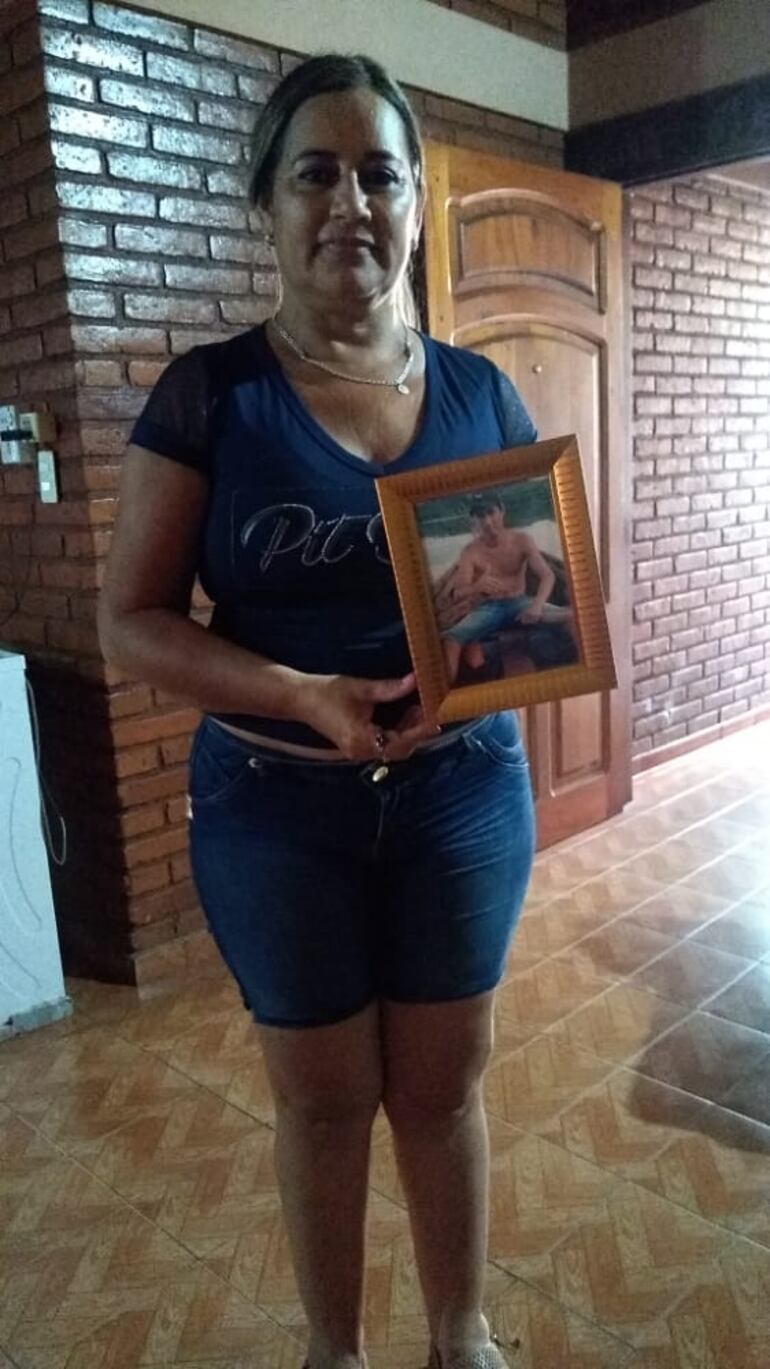 Mirian Rivarola, ella es pide que se haga justicia por la muerte se su hijo Diego Rivarola.