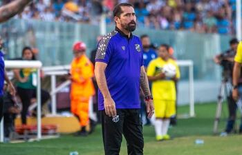 Gustavo Morínigo, cuando dirigía al Ceará en Brasil.