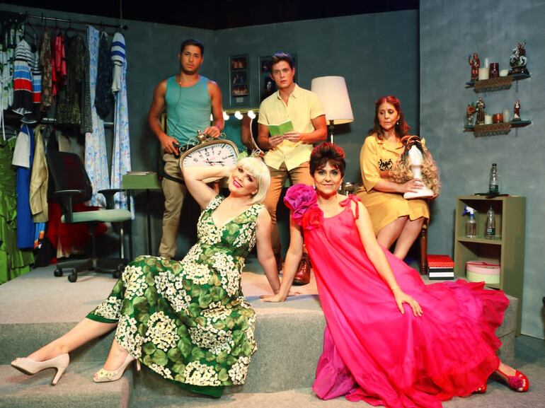 "Un premio para Lucía" buscará meter al público en los enredos tras bambalinas del reestreno de una obra.