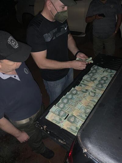 Dinero encontrado por la Policía hoy y que supuestamente fue parte del pago del rescate que intentó hacer el hijo del colono Helmut Ediger Friesen, en Santaní.