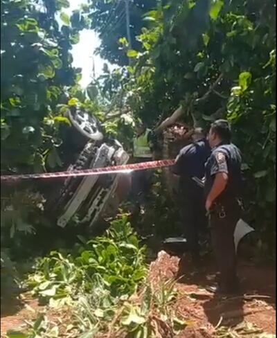 Vuelco de vehículo en Villa Elisa con ocupantes desaparecidos.