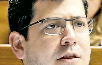 Raúl Latorre (ANR, HC), diputado por Capital. Presidente de la Comisión de Control a la Ley “Covid-19 Gasto Cero”.