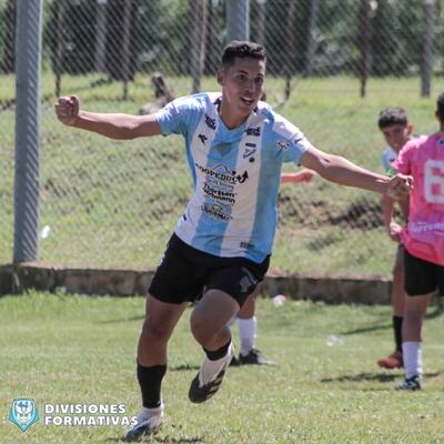 Guaireña FC Sub 15 ganó 4-1 a Tacuary FBC en Villarrica.