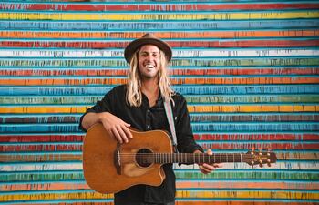 El uruguayo Felipe Baldomir regresa a Paraguay para mostrar las canciones de sus dos álbumes.