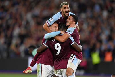 West Ham goleó al Leicester en la Premier League.
