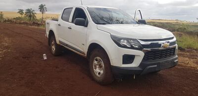 Camioneta cargada con proyectiles, abandonada por los delincuentes en la colonia Cerro Kuatia, departamento de Amambay.