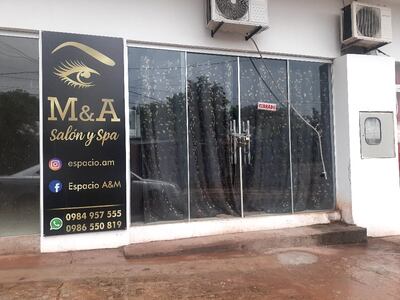 Los delincuentes se alzaron con varios elementos de la peluquería.