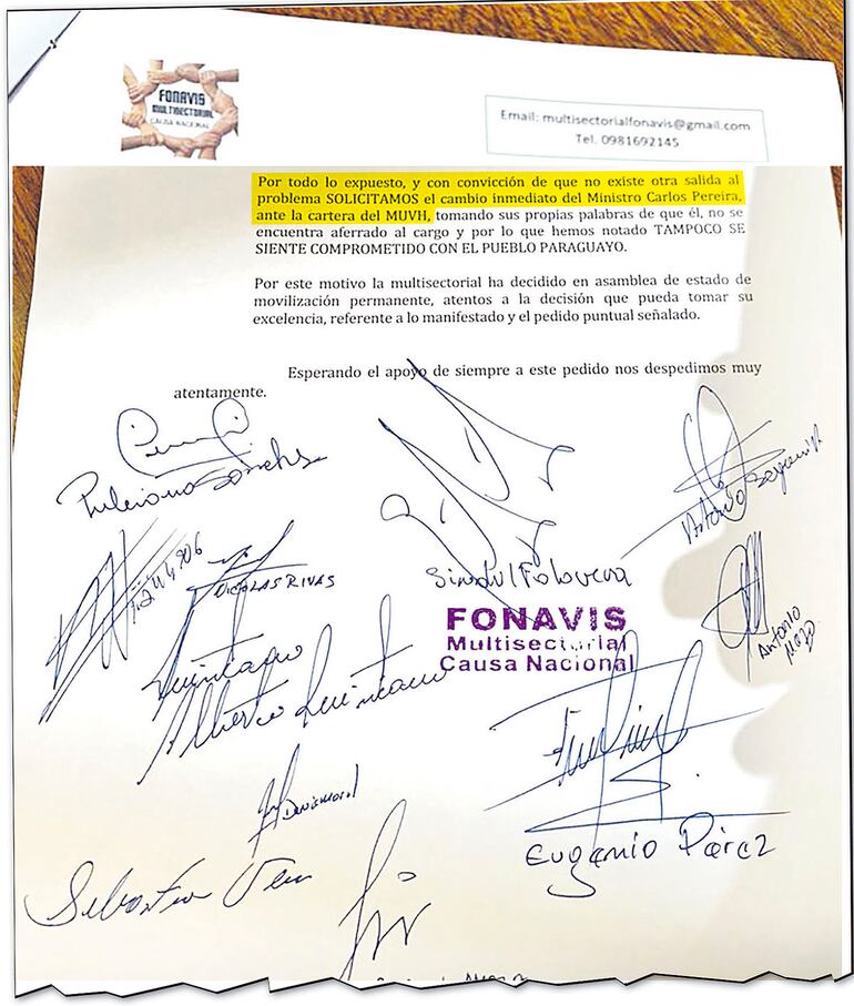 Facsímil de la nota dirigida al presidente en la que piden la cabeza del ministro Carlos Pereira.