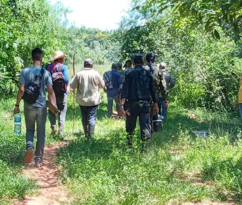 Vecinos del Asentamiento Liz y Francisco acompañaron la búsqueda de don Juan Martín Brito Ynsfrán