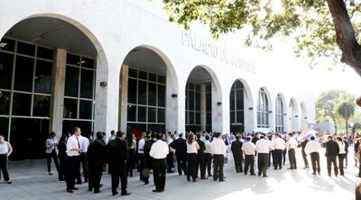 Funcionarios del Poder Judicial acordaron realizar una huelga de un mes, con sus pares del Ministerio Público. Este lunes los líderes gremiales definen cuándo se inicia la medida.