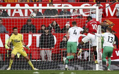 El Manchester United igualó sin goles con el Newcastle de Almirón