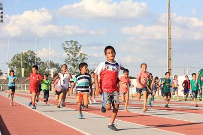 Chicos de todas las edades se divirtieron y aprendieron en la Navidad Deportiva del COP.