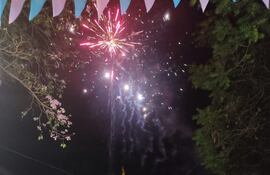 Con fuegos artificiales celebran fiesta Patronal de Santa Librada