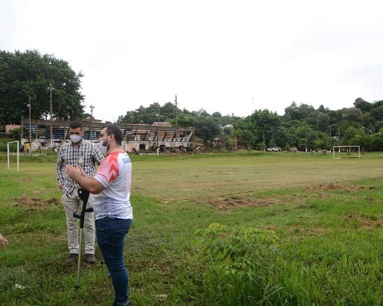 Los minipolideportivos serán construidos en diez plazas de distintos barrios de la ciudad.