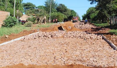 Empedrado de una calles no paró en las compañías y barrios, pese a la pandemia.
