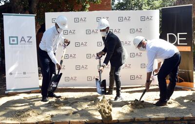 Directivos de AZ Inversiones realizaron la palada inicial de Zenith México, en el centro de Asunción, que garantizará simplicidad y comodidad a sus ocupantes.