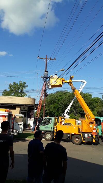 Obrero sufrió una descarga eléctrica.