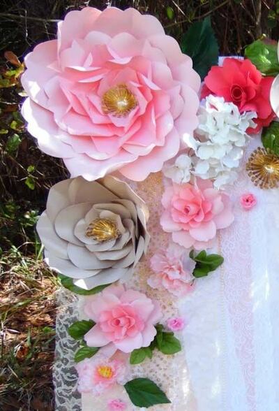 Las “Fiestas del Pueblo” de la localidad portuguesa de Campo Maior, que engalanan las calles con miles de flores de papel hechas por los vecinos, fueron hoy declaradas Patrimonio Cultural Inmaterial de la UNESCO en su reunión de París.