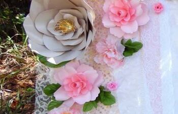 Las “Fiestas del Pueblo” de la localidad portuguesa de Campo Maior, que engalanan las calles con miles de flores de papel hechas por los vecinos, fueron hoy declaradas Patrimonio Cultural Inmaterial de la UNESCO en su reunión de París.