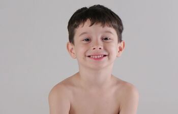 El tierno Noah Constantino Arriola Valobra hoy celebra su séptimo cumpleaños.