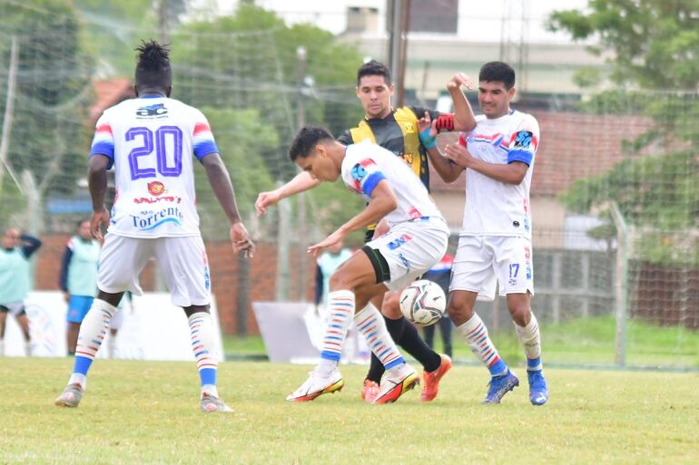 Guaraní de Trinidad e Iteño igualaron en el sur