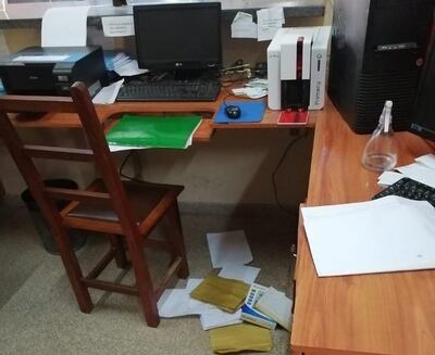 Así quedó una de las oficinas tras el robo en la Municipalidad de Nueva Londres.