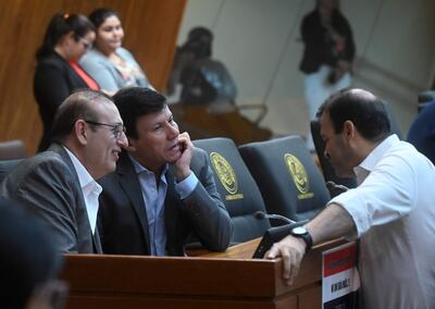 Ya no podrán ocultarse tras las cámara o votar con hojas de planteas. Para juicios políticos y otros casos vidriosos los diputados deberán estar de manera presencial en la sala de sesiones.