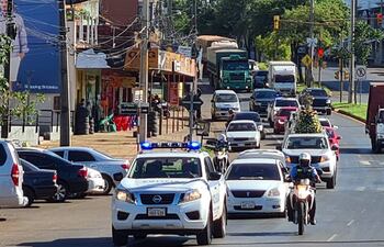 Encarnacenos celebraron un año más de fundación de su ciudad con una procesión.