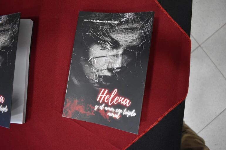 Helena y el amor con triple moral