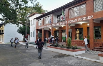 El colegio italiano Santo Tomás de la ciudad de Pilar, cumplió 70 años de vida institucional.