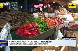Escasean frutas en el Mercado 4, comerciantes igual ofrecen productos en oferta