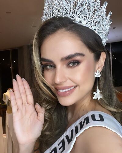 Hermosa. Lourdes Motta, Universal Woman Paraguay.