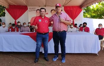 El concejal Miguel González (izquierda) junto con el intendentable Luis González Vaesken, ambos de Concordia Colorada.