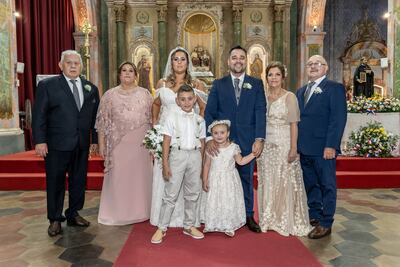 Fueron padrinos Gerardo Mereles Florentin y Kostia González de Mereles; Gloria Moreno de del Puerto y Guillermo del Puerto Giménez.