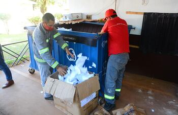 El proyecto de reciclaje de papel se realiza mediante un acuerdo público-privado.