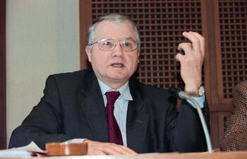 El virólogo francés Luc Montagnier, premio Nobel de Medicina en 2008 tras haber conseguido aislar por primera vez el Virus de Inmunodeficiencia Humana (VIH), falleció el martes a los 89 de edad.