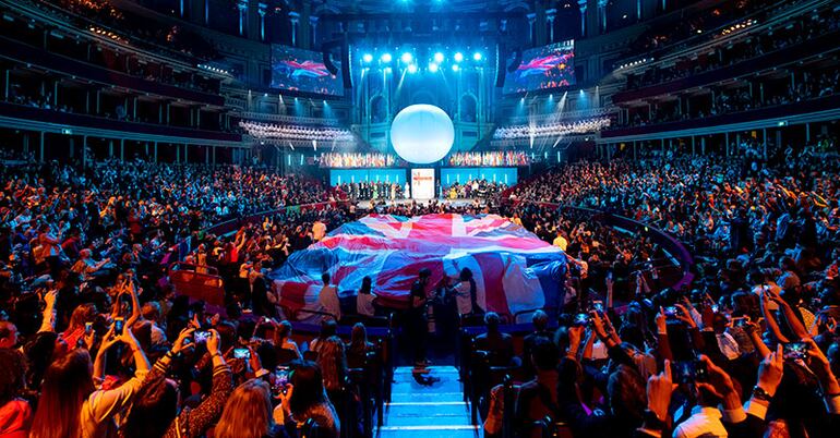 El encuentro internacional One Young World busca compartir experiencias de soluciones a problemas apremiantes de la sociedad, promovidas por jóvenes.